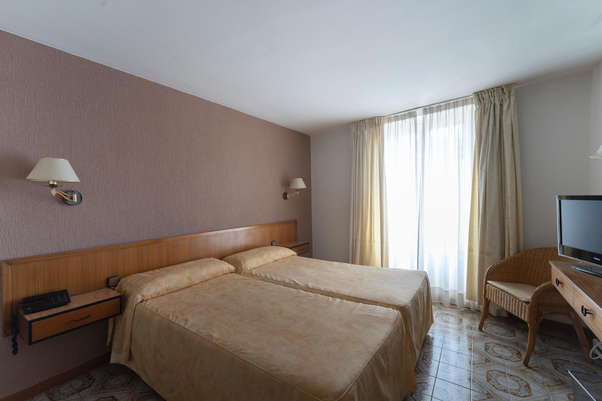 Hotel Tall De Conill Capellades ภายนอก รูปภาพ