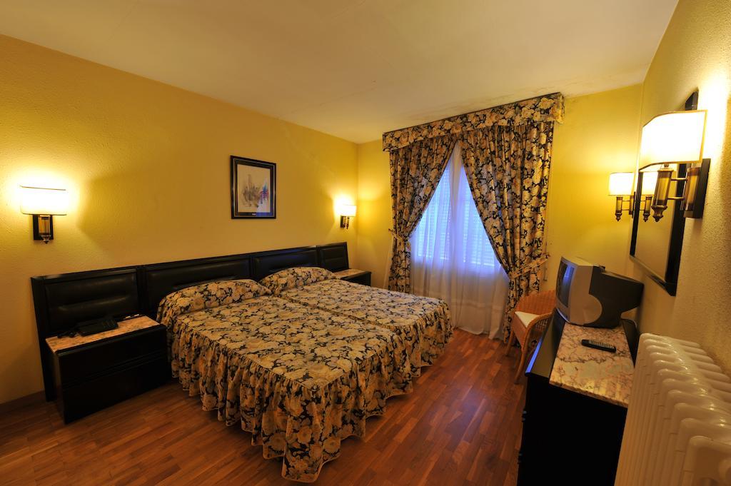 Hotel Tall De Conill Capellades ห้อง รูปภาพ